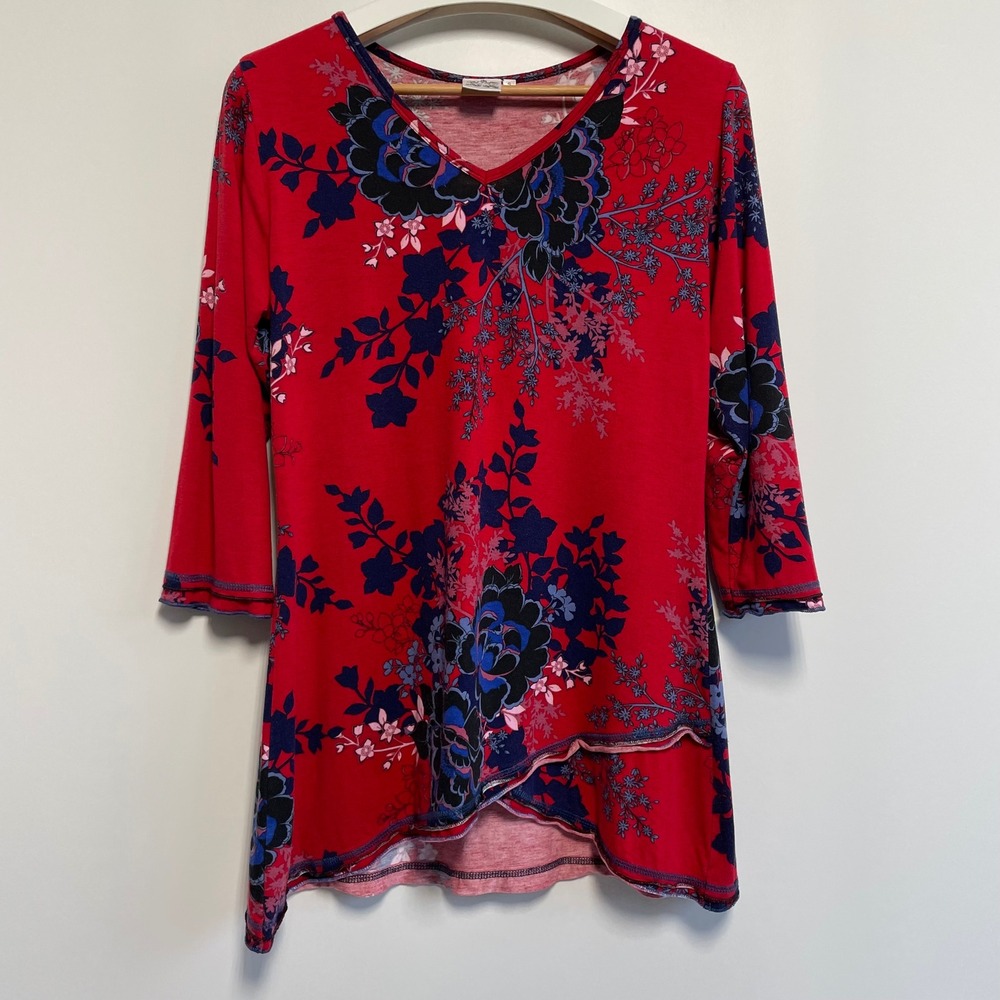 Parsley & Sage Red Floral Print V Neck 3/4 Sleeve Asymmetrical Tunic Top Size S